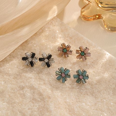 1 Pair Romantic Sweet Flower Plating Artificial Crystal Copper 18k Gold Plated Ear Studs