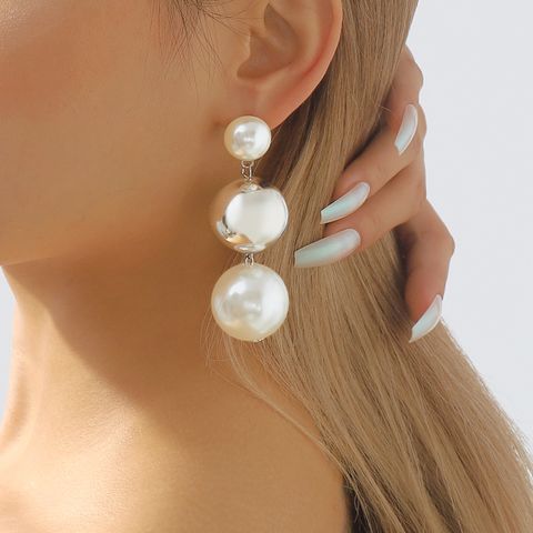1 Pair Elegant Round Patchwork Imitation Pearl Iron Drop Earrings