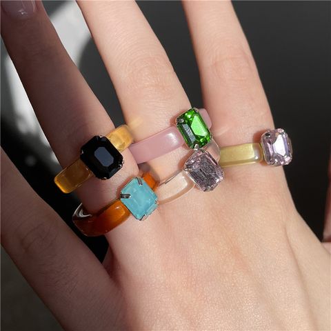Großhandel Schmuck Einfacher Stil Quadrat Kunststoff Harz Künstliche Edelsteine Inlay Ringe