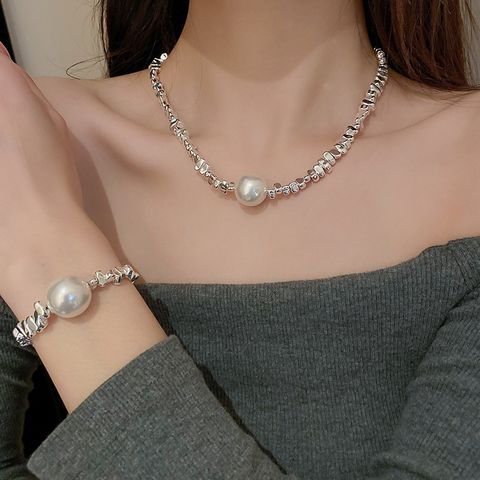 Moderner Stil Irregulär Künstliche Perle Kupfer Überzug Armbänder Halskette