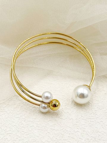 Classic Style Commute Pearl 304 Stainless Steel 14K Gold Plated Pearl Cuff Bracelets In Bulk