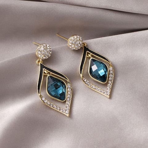 1 Pair Elegant Rhombus Inlay Alloy Crystal Drop Earrings