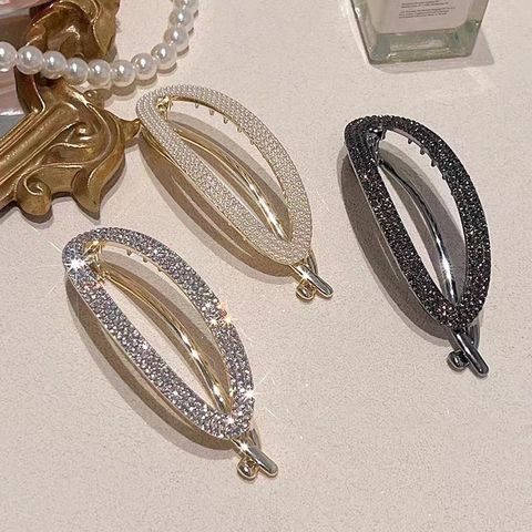 Estilo Simple Color Sólido Aleación Embutido Perlas Artificiales Diamantes De Imitación Pinza Para El Cabello