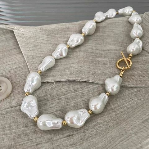 Baroque Style Solid Color Imitation Pearl Women's Necklace