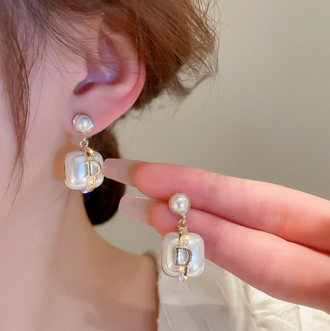 1 Pair Elegant Streetwear Letter Square Inlay Artificial Pearl Alloy Artificial Diamond Drop Earrings
