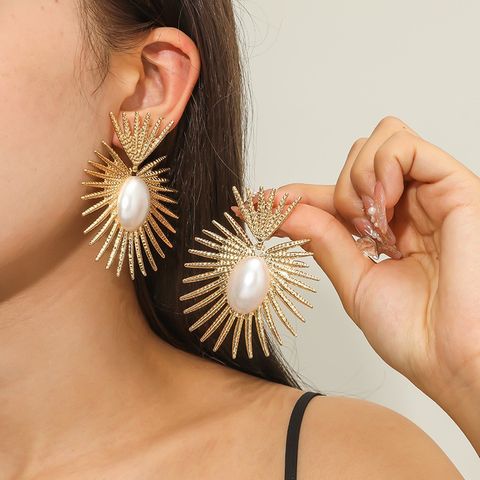 1 Pair Elegant Lady Geometric Inlay Alloy Artificial Pearls Drop Earrings