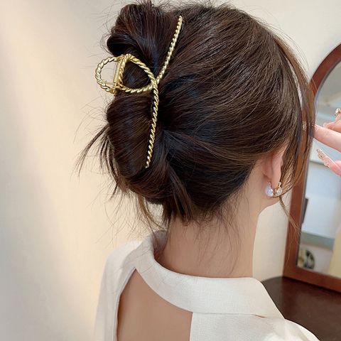 Casual Simple Style Solid Color Alloy Criss Cross Hair Claws