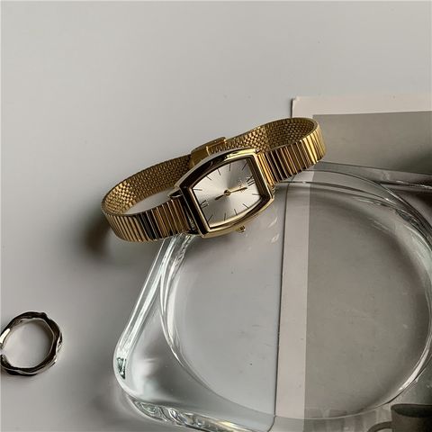 Retro Solid Color Horseshoe Buckle Quartz Women's Watches