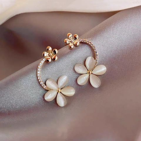 1 Pair Korean Style Flower Inlay Alloy Rhinestones Opal Ear Studs