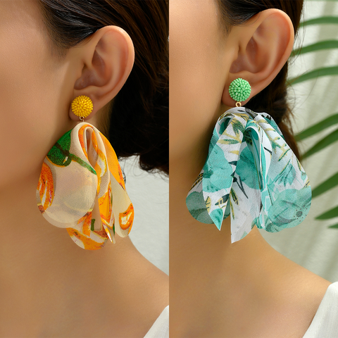 1 Pair Ethnic Style Bohemian Artistic Leaf Monogram Flower Asymmetrical Printing Plastic Nonwoven Drop Earrings