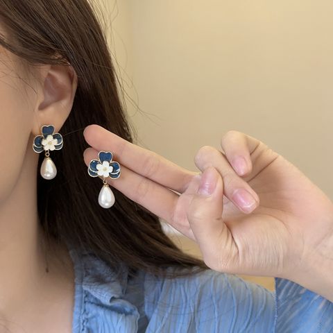 1 Pair Simple Style Flower Enamel Alloy Drop Earrings