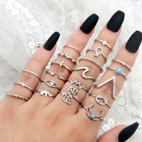 Retro Round Alloy Plating Inlay Turquoise Rhinestones Silver Plated Women's Rings