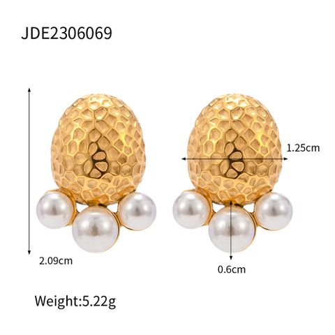 1 Pair Elegant Classic Style Oval Hammer Pattern Plating Inlay Stainless Steel Artificial Pearls 18k Gold Plated Earrings
