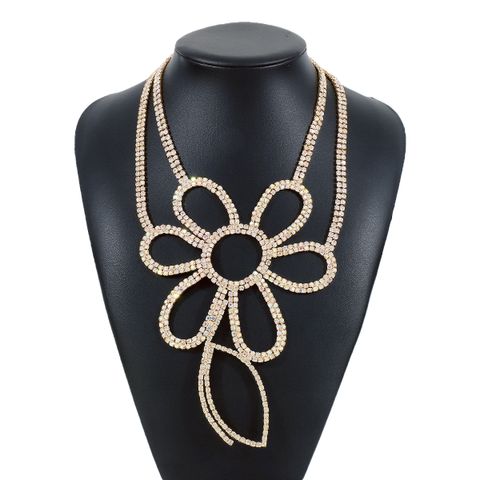 Vintage Style Exaggerated Streetwear Flower Daisy Alloy Rhinestone Women's Pendant Necklace Long Necklace