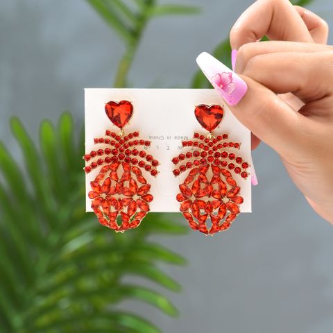 1 Pair Elegant Retro Luxurious Heart Shape Pineapple Hollow Out Inlay Zinc Alloy Rhinestones Dangling Earrings