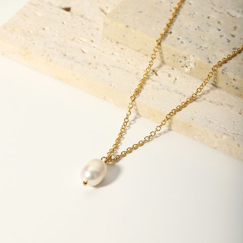 304 Stainless Steel Freshwater Pearl 18K Gold Plated Simple Style Pearl Solid Color Pendant Necklace