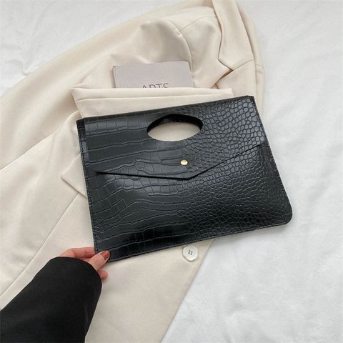 Women's Pu Leather Solid Color Streetwear Square Magnetic Buckle Clutch Bag