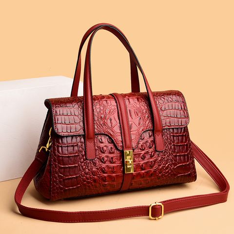 Women's Medium All Seasons Leather Vintage Style Handbag
