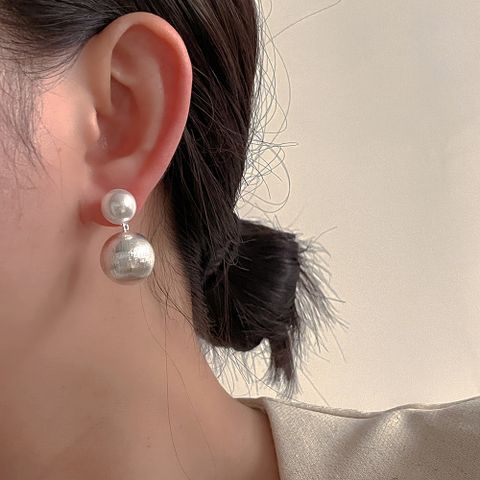 1 Pair Retro Simple Style Ball Imitation Pearl Alloy Earrings