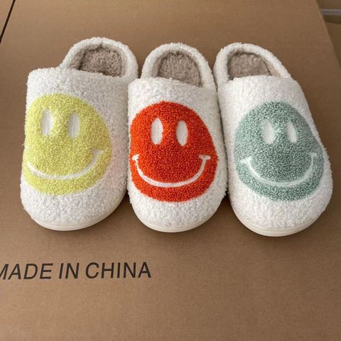 Unisex Casual Elegant Smiley Face Round Toe Cotton Slippers