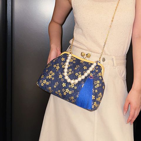 Women's Cloth Flower Elegant Pearls Sewing Thread Shell Clasp Frame Shoulder Bag