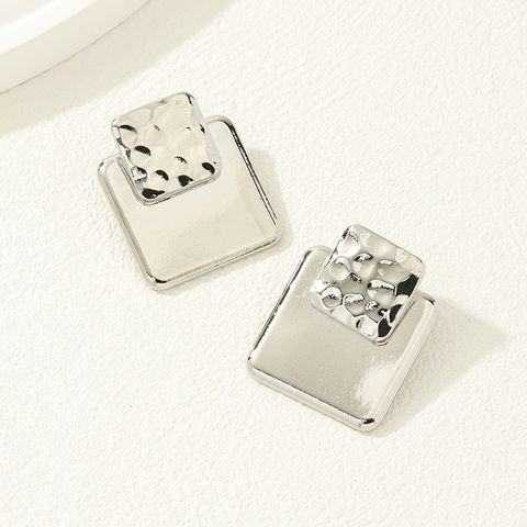 1 Piece Simple Style Solid Color Polishing Alloy Ear Studs