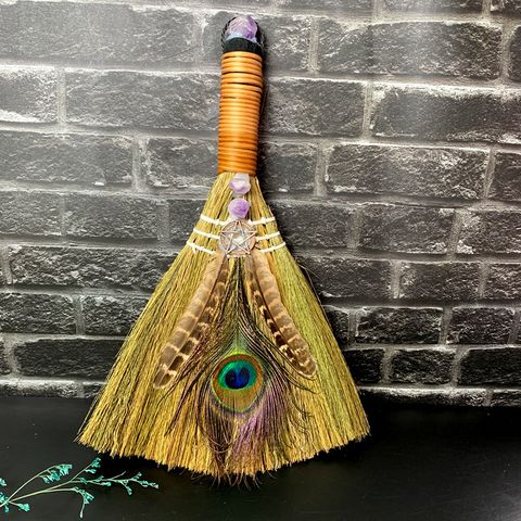 Simple Style Broom Eye Crystal Straw Daily Party Decoration