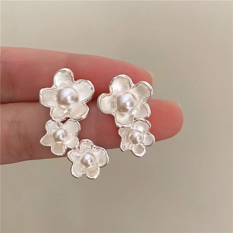 Wholesale Jewelry Lady Flower Alloy Artificial Pearls Inlay Ear Studs