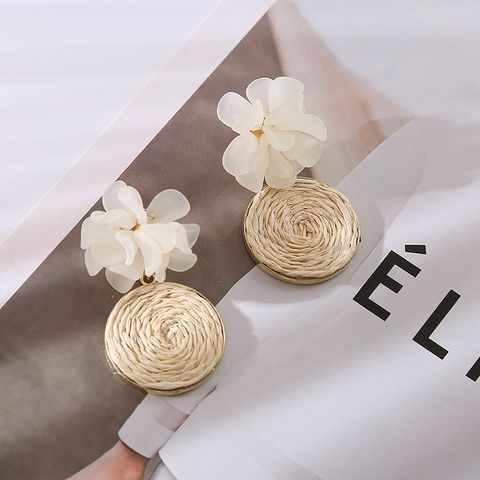 1 Pair Elegant Cute Round Flower Braid Raffia Resin Drop Earrings