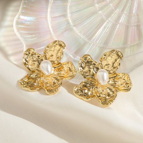 1 Pair Lady Flower Asymmetrical Plating Inlay Alloy Artificial Pearls Gold Plated Silver Plated Ear Studs