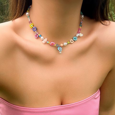 Sweet Geometric Flower Imitation Pearl Women's Necklace