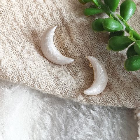 1 Pair Simple Style Moon Alloy Earrings