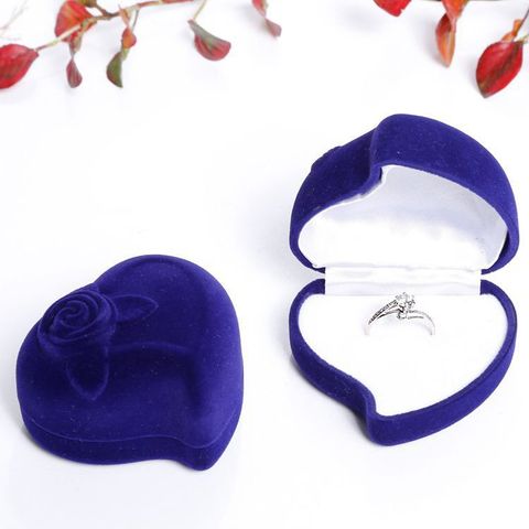 Simple Style Heart Shape Flannel Jewelry Boxes