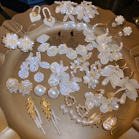 Wholesale Jewelry Sweet Flower Imitation Pearl Drop Earrings Earrings