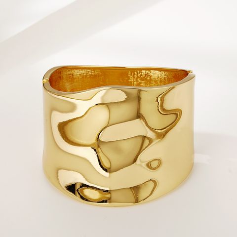 Exaggerated Solid Color Zinc Alloy Plating Women's Bangle