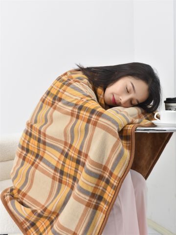 Fashion Lattice Polyester Blanket