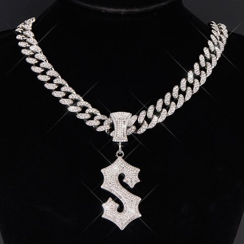Hip Hop Letra Aleación Enchapado Embutido Diamantes De Imitación Chapado En Oro Hombres Collar Colgante