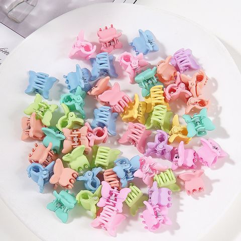 Women's Fairy Style Cute Sweet Solid Color Plastic Spray Paint Hair Claws