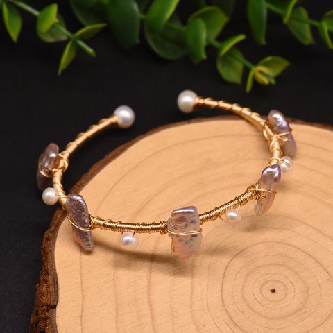 Wholesale Retro Flower Copper Plating Inlay 18K Gold Plated Pearl Bangle