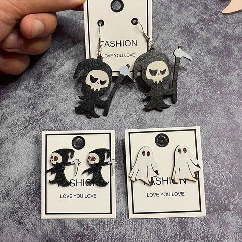 1 Pair Punk Halloween Pattern Skull Ghost Wood Earrings