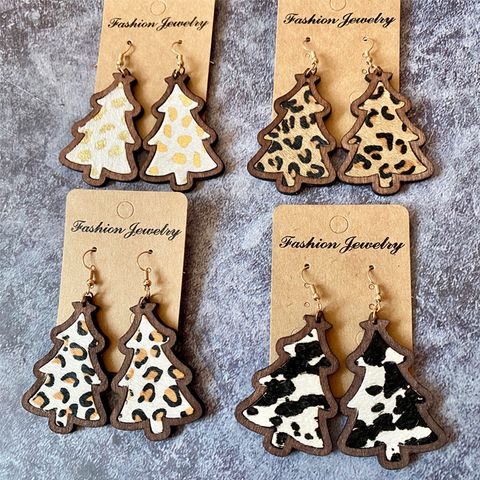 1 Pair Retro Christmas Tree Leopard Wood Drop Earrings
