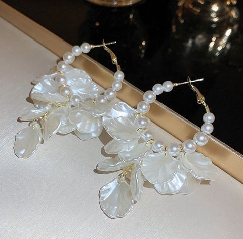 1 Pair Elegant Retro Lady Geometric Flower Inlay Imitation Pearl Zircon Drop Earrings