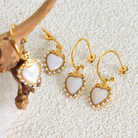 1 Pair Elegant Vacation Heart Shape Plating Inlay Imitation Pearl Titanium Steel Artificial Pearls 18k Gold Plated Earrings