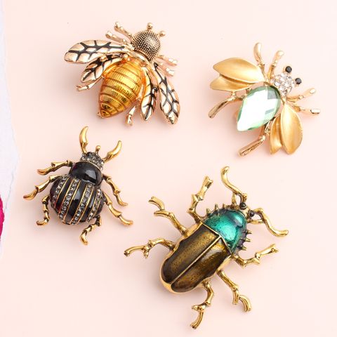 Casual Lindo Pastoral Insecto Escarabajos Abeja Aleación Embutido Diamantes De Imitación Unisexo Broches