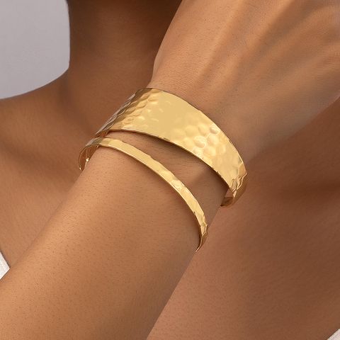 Simple Style Solid Color Ferroalloy Asymmetrical Plating 14k Gold Plated Women's Bangle