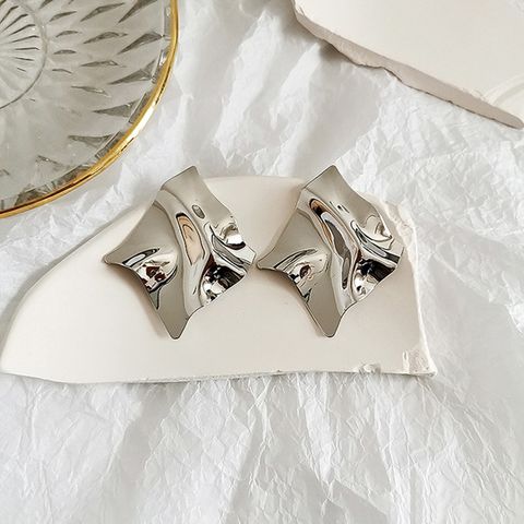 1 Pair Simple Style Irregular Plating Ferroalloy White Gold Plated Gold Plated Ear Cuffs