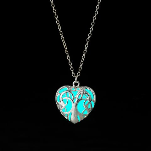 Wholesale Jewelry Luminous Heart-shaped Tree Of Life Pendant Necklace Nihaojewelry