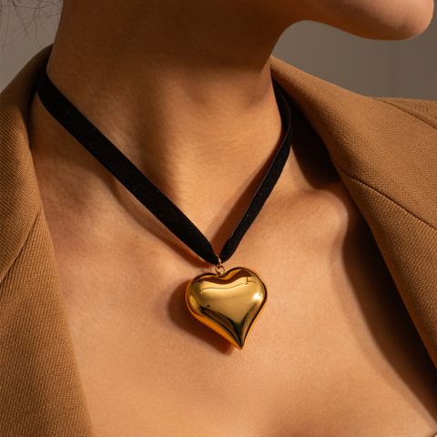Großhandel Klassischer Stil Herzform Rostfreier Stahl Tuch Überzug 18 Karat Vergoldet Halskette Mit Anhänger