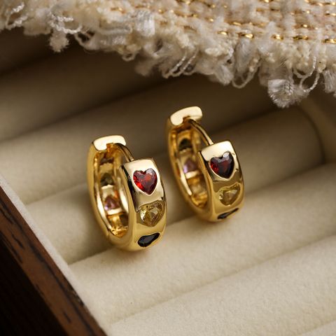 1 Paar Einfacher Stil Herzform Überzug Inlay Kupfer Zirkon 18 Karat Vergoldet Reif Ohrringe
