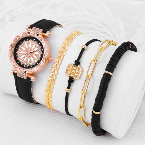 Casual Lady Spiral Stripe Buckle Quartz Women's Watches